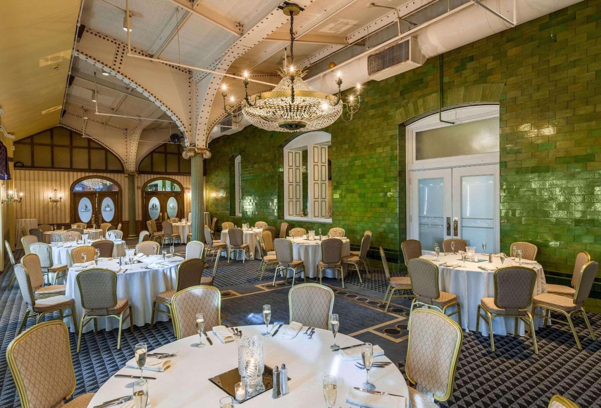 Radisson Lackawanna Station Hotel Скрантън Екстериор снимка
